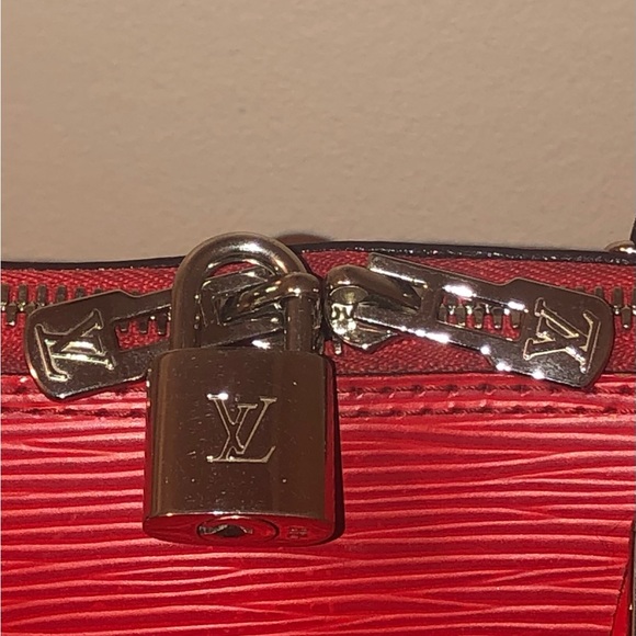 Louis Vuitton Red Epi Alma PM,C0A,Dust Bag,SilverLock/Keys/Strap;DateCode:SN1174 - Picture 10 of 17
